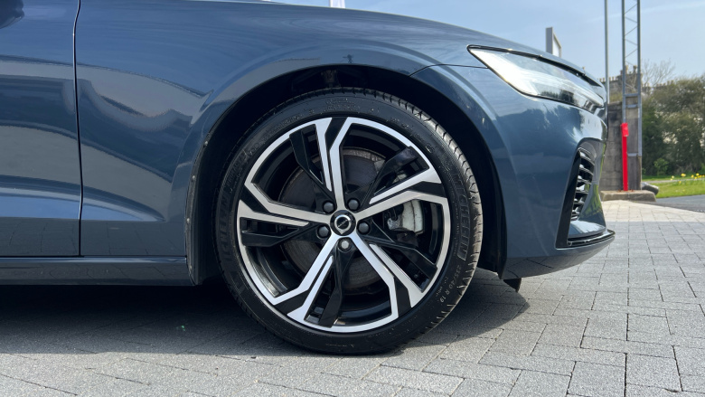 Volvo V60 2.0 T6 [350] PHEV Plus Dark 5dr AWD Auto Estate